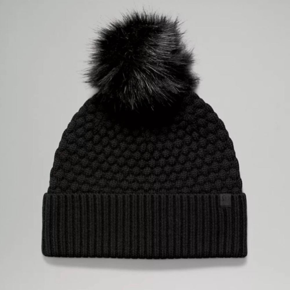 Woman’s, black, Lululemon Bubble knit pompon beanie
